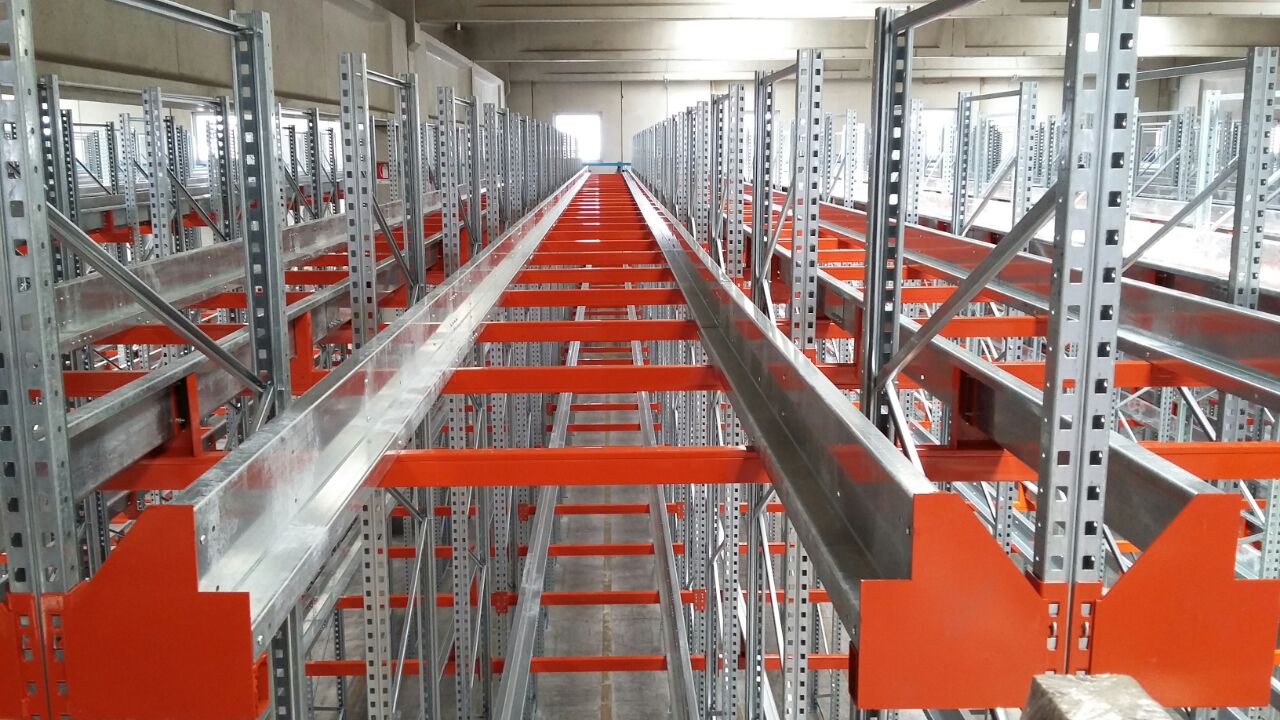 Rafturi metalice automatizate