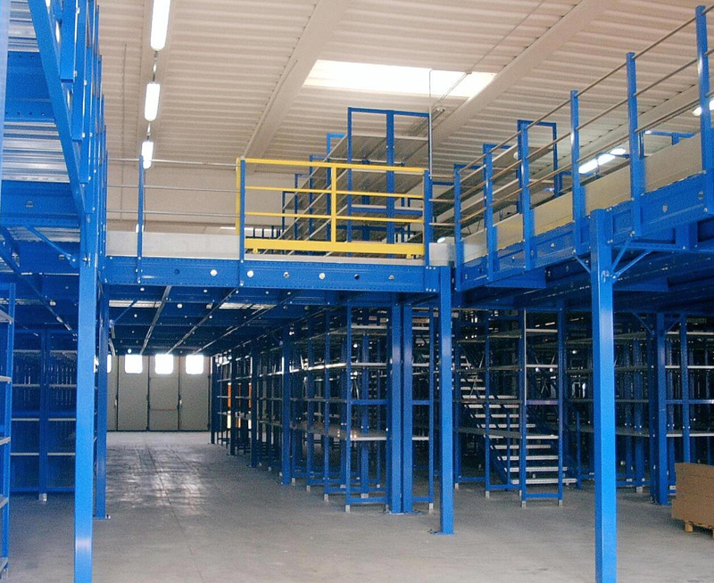 Rafturi metalice cu etaj