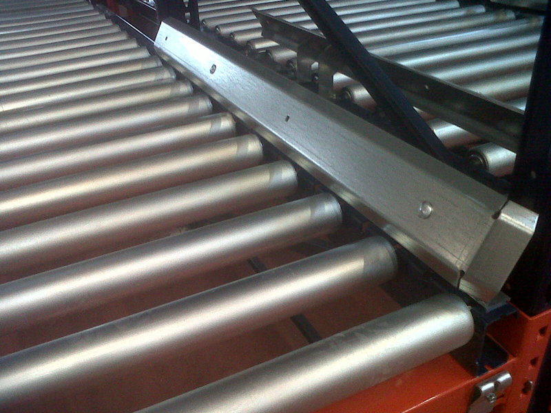 Rafturi metalice cu role