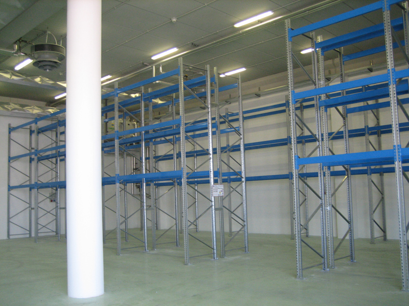Rafturi metalice paleti