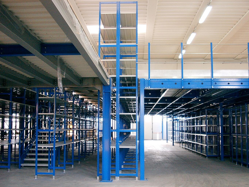 Rafturi metalice cu polite