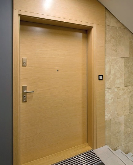 Usi intrare apartament