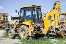 Inchiriere buldoexcavator