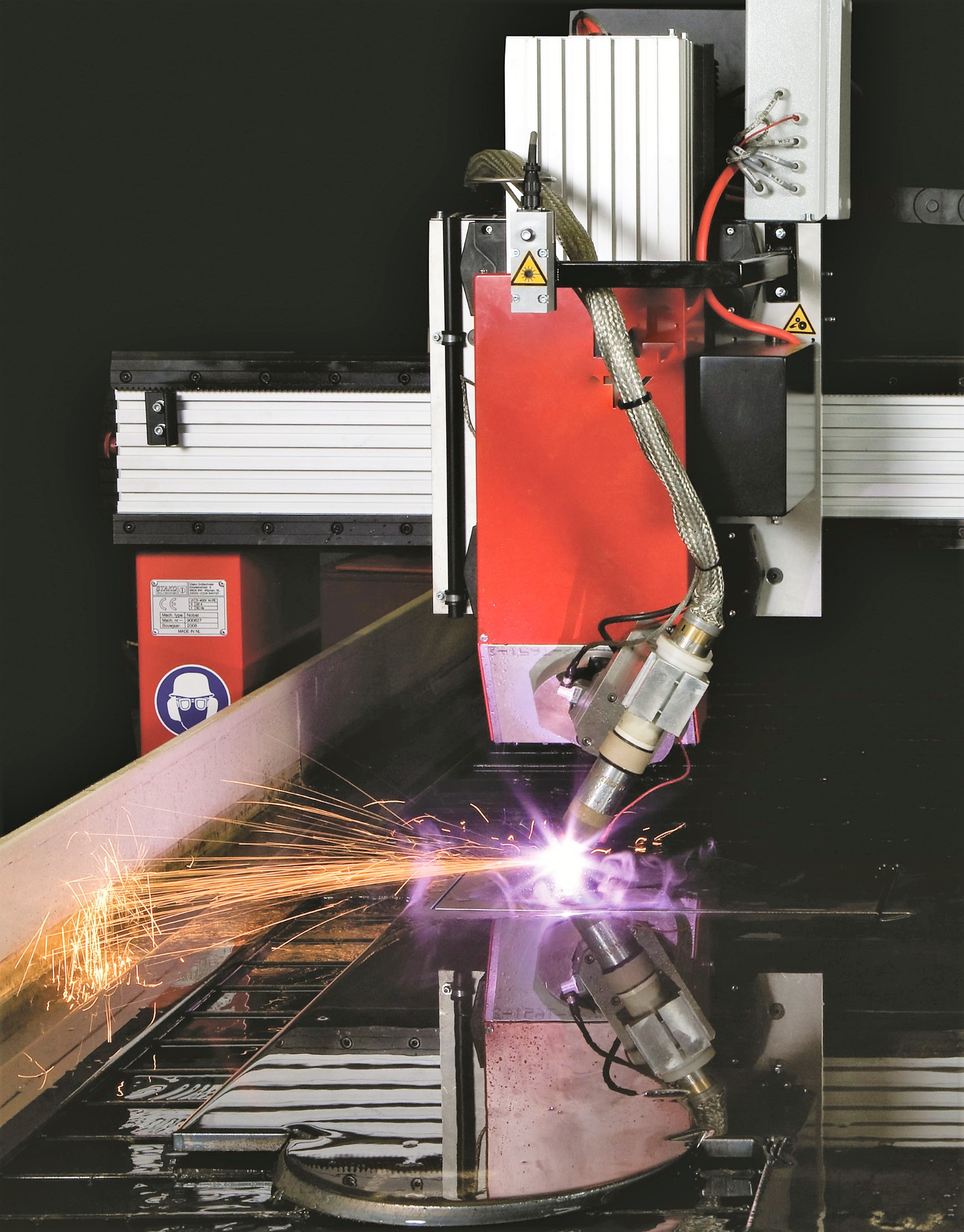 Masini de taiat cu plasma