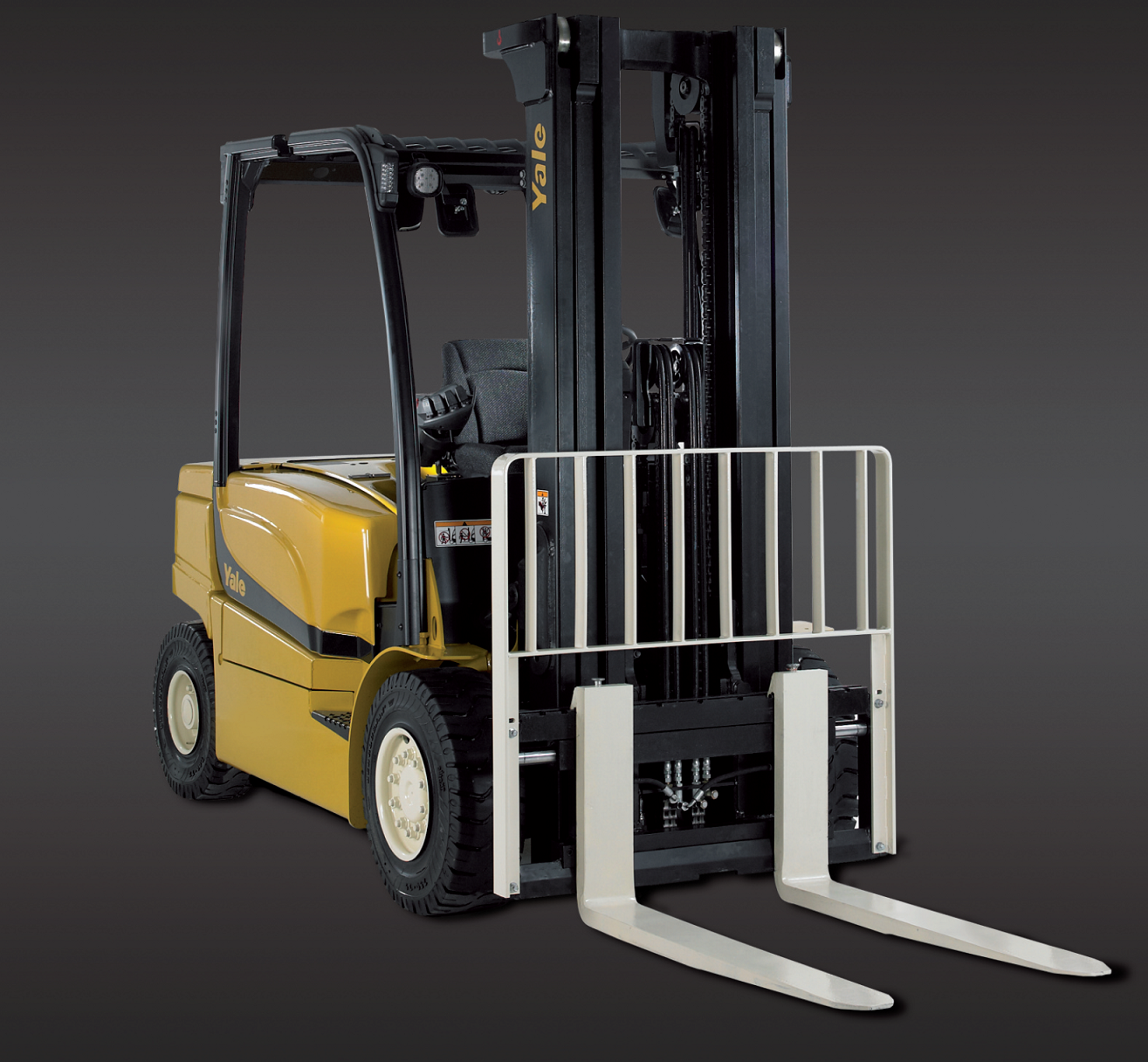 Electrostivuitoare cu furci frontale