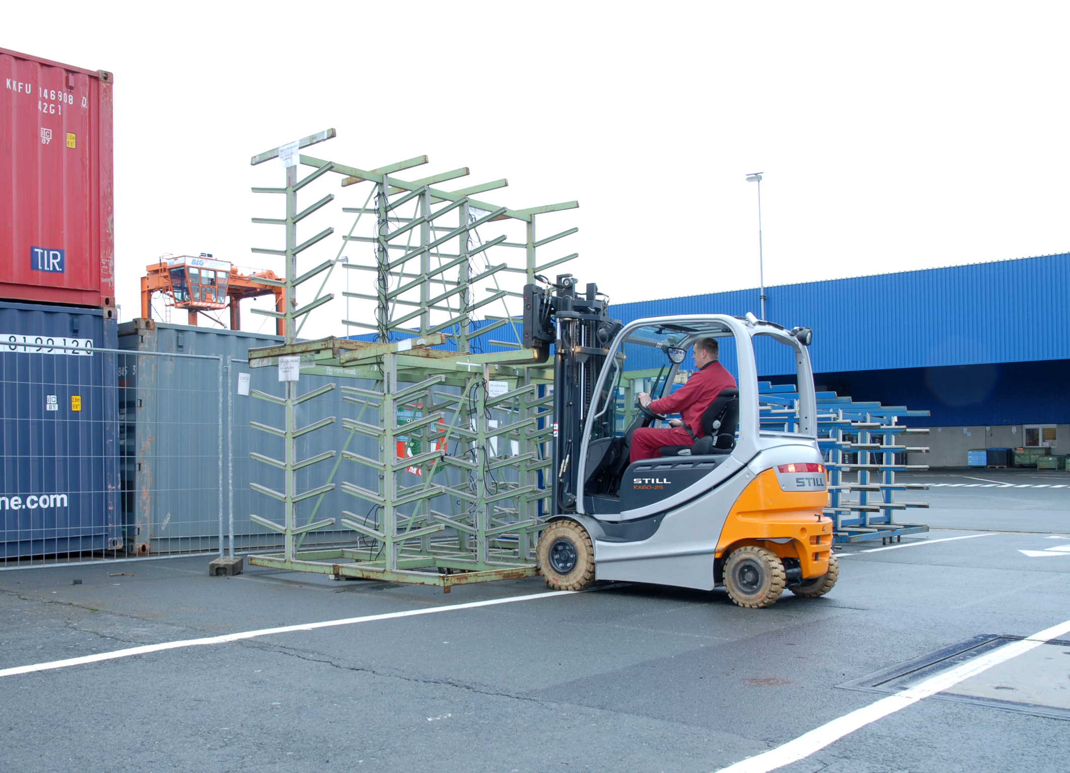 Electrostivuitoare cu furci frontale