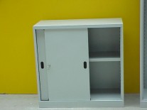 Mobilier metalic