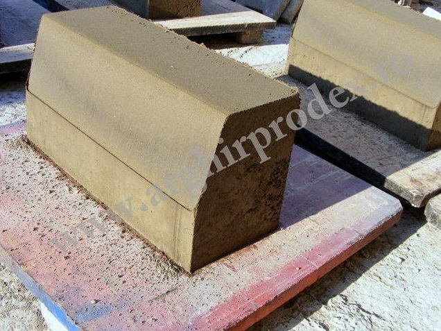Utilaj fabricat borduri