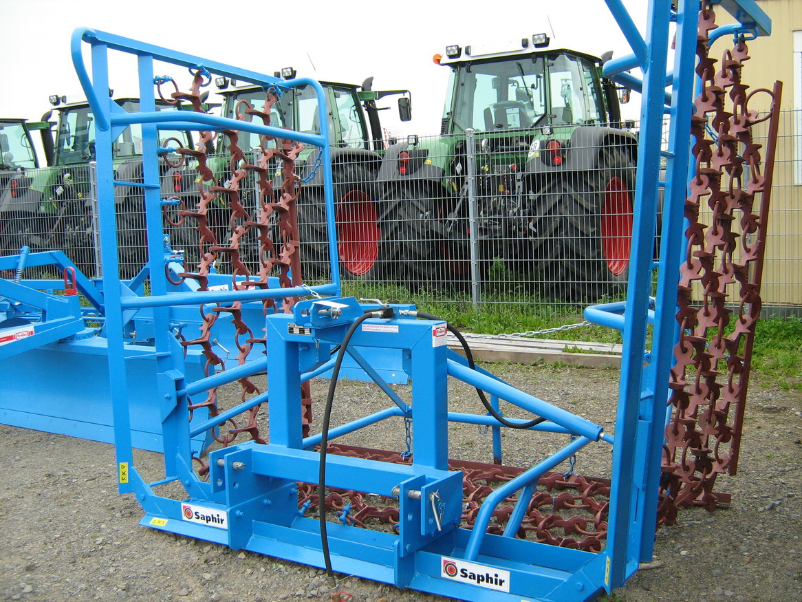Grapa de pajiste noua SAPHIR