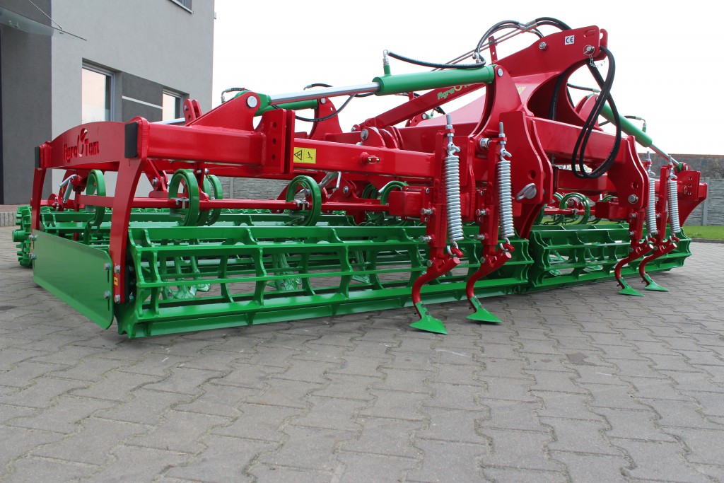 Compactor rabatabil - purtat/tractat - Agro-Tom model UPH