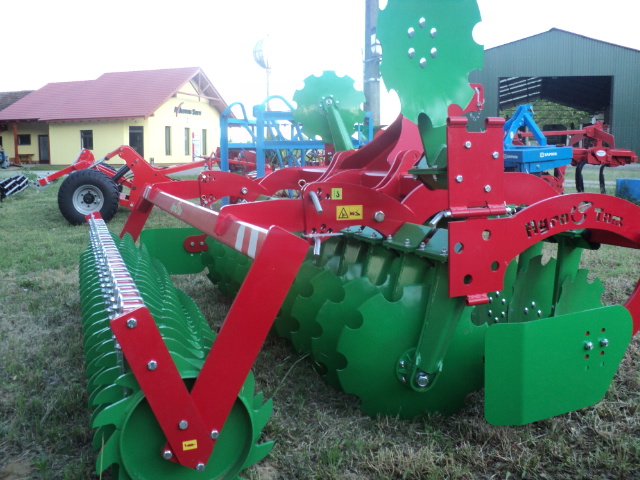 Grapa cu discuri independente Agro-Tom model ATL