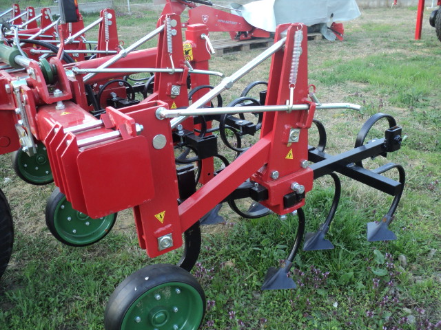 Cultivator(prasitoare) Komaromi-Gep model ABK 006