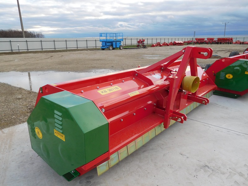 Tocător de resturi vegetale Komaromi-Gep model KB 3011 B