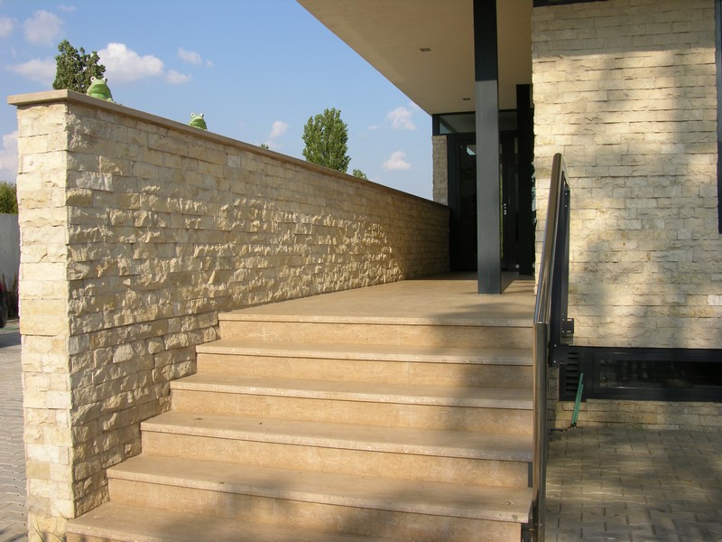 Scari piatra