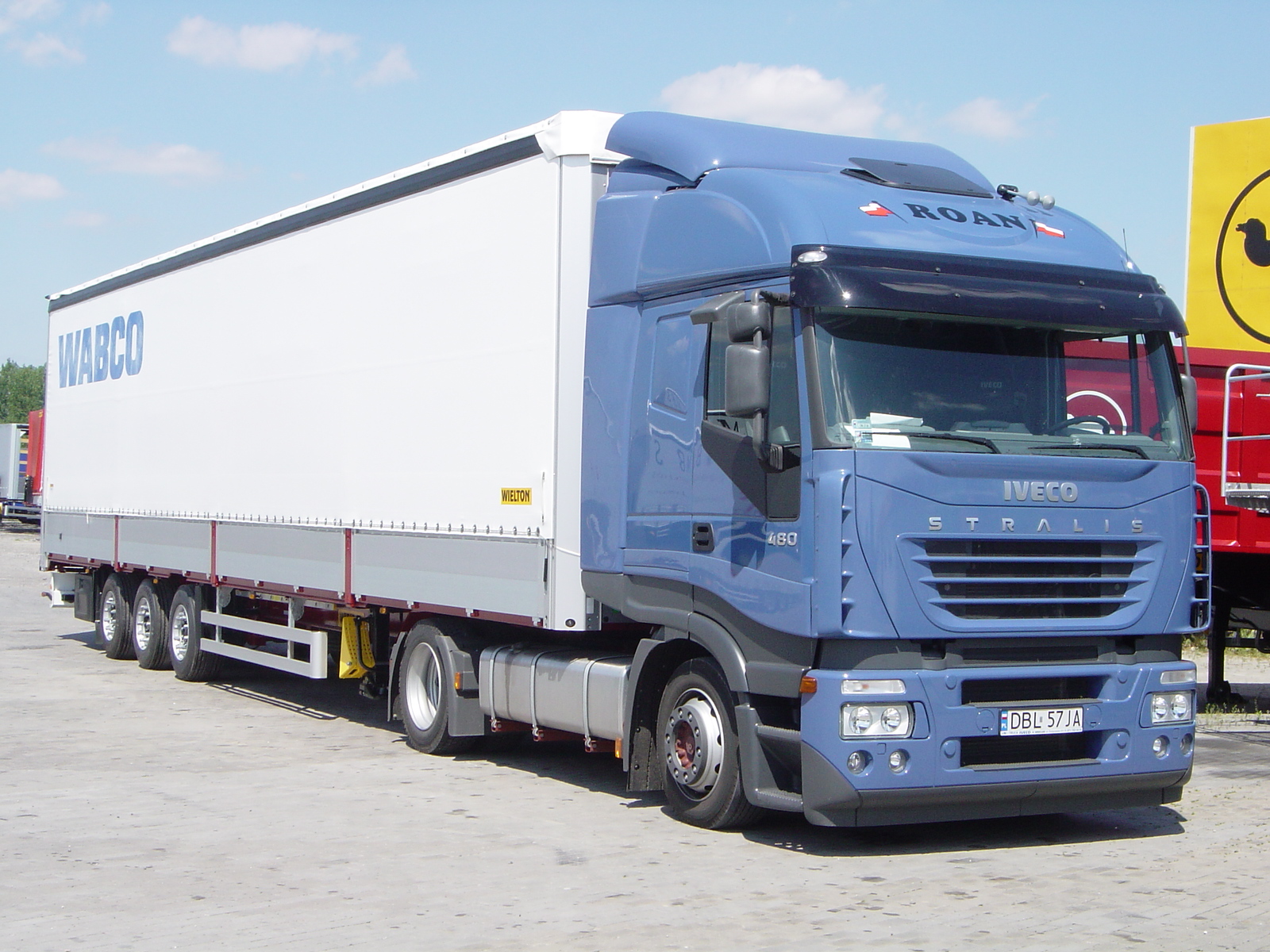 Semiremorci transport marfuri generale