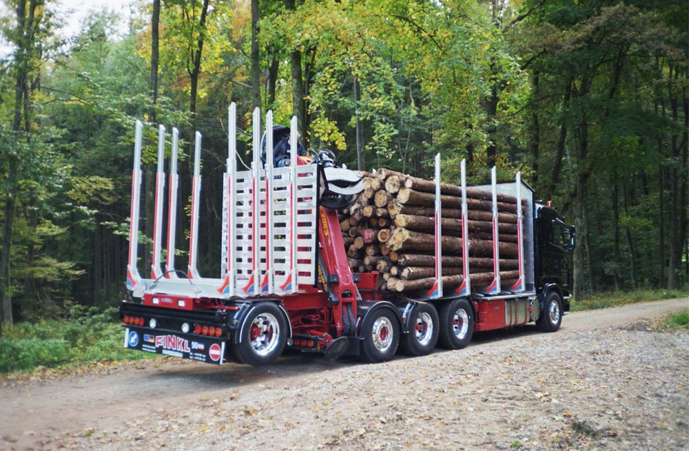 Remorci transport lemne