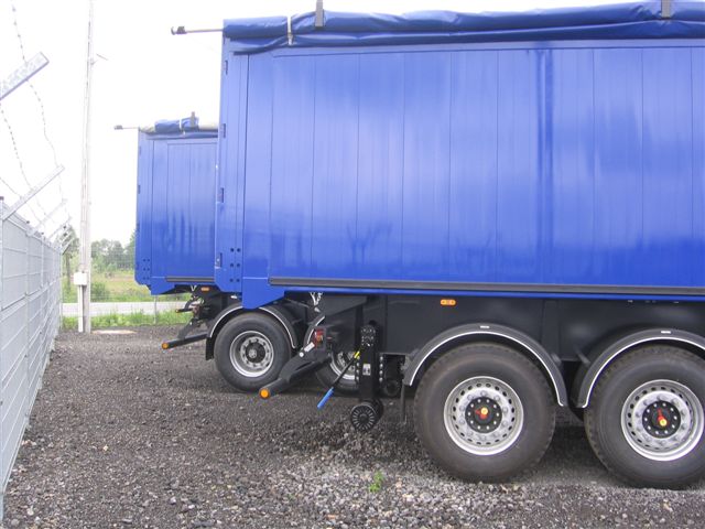 Semiremorci basculabile