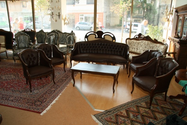 Saloane, livinguri, dininguri antice