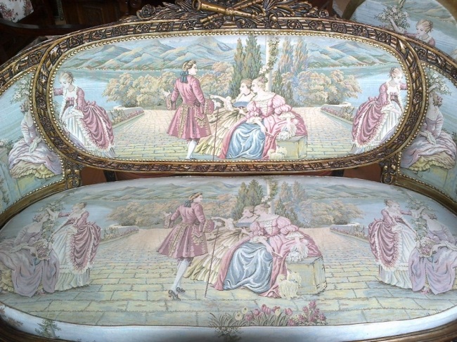 Saloane, livinguri, dininguri antice