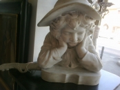 Statueta-bust 