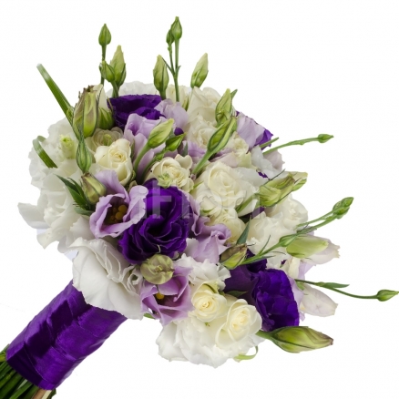 Buchet de mireasa cu miniroze si lisianthus