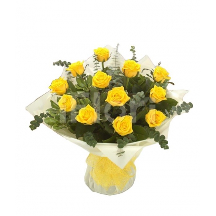Buchet trandafiri galbeni eucalipt