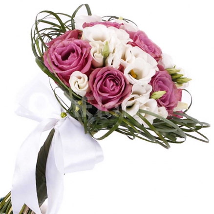 Buchet mireasa trandafiri mov si lisianthus