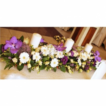 Prezidiu cu gerbera si orhidee phalaenopsis
