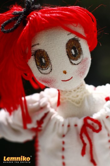 Nora – Păpuşică din cârpă care iubeşte natura