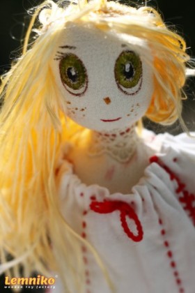 Daria – păpuşică pistruiată din cârpă