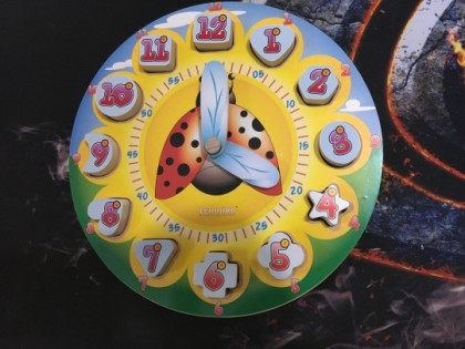 Ceas din lemn cu numere 3D pentru copii