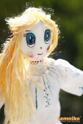 Angelina – Păpuşică din cârpă cu privire senină