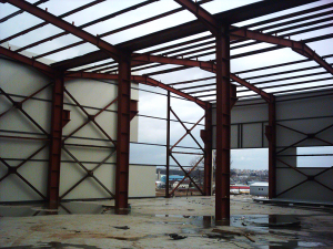 Structuri metalice cu grinzi zabrelate