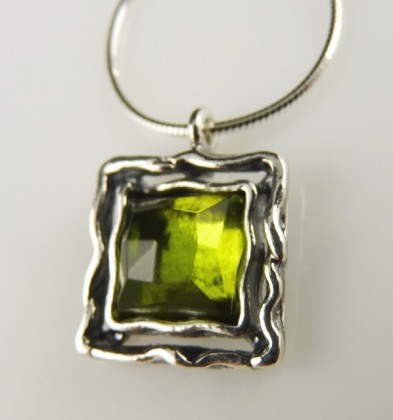 Colier din argint peridot- N1335