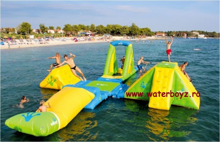 Parcuri acvatice gonflabile