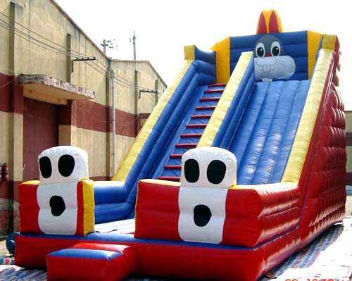 Tobogan gonflabil Iepurila Dimensiuni 7.5×4,2x6mH