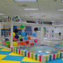 Trambulina cu apa si casa cu baloane