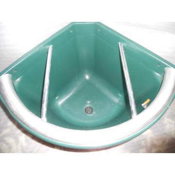 Hranitor de colt pentru animale