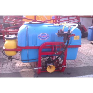 Masina de erbicidat 800 L