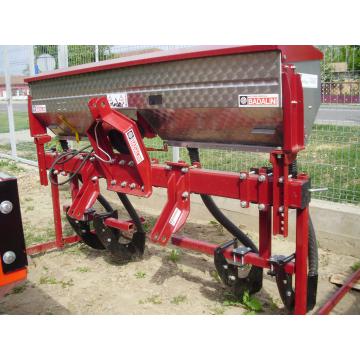 Masina de ingrasaminte pe 4 randuri