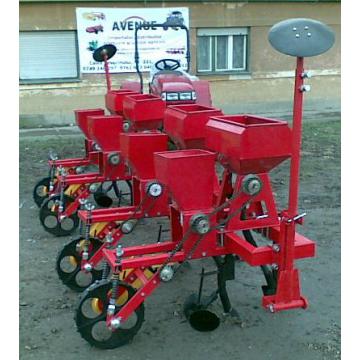 Semanatoare porumb cu 3 si 4 randuri, mecanica