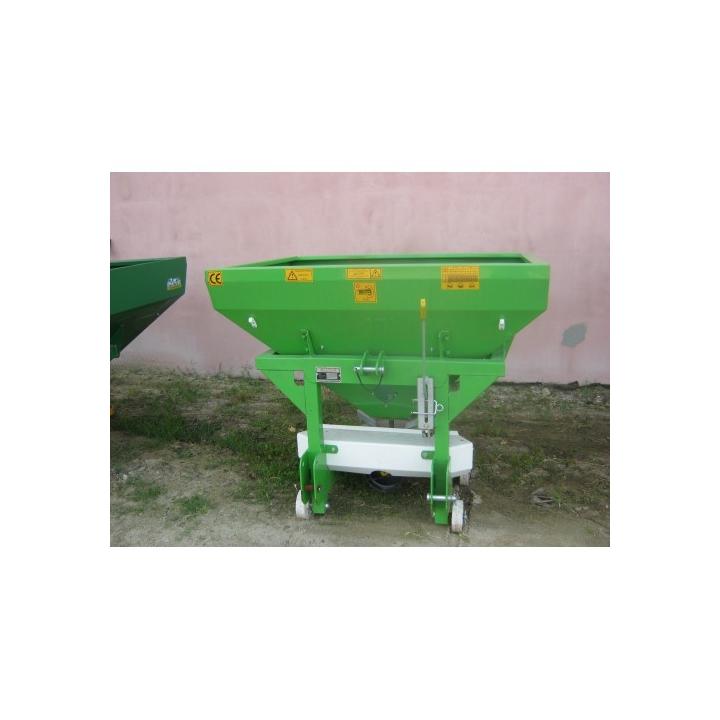 Masina de fertilizat 600 l