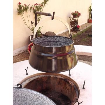 Ceaun emailat pentru peste 13 L