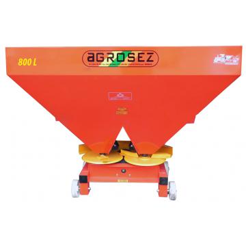 Fertilizator-Masina de fertilizat 800 l