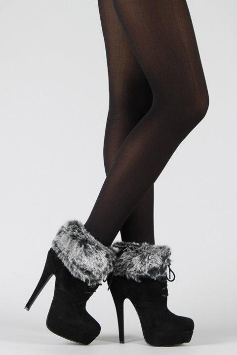 Botine Nicole negre cu blanita