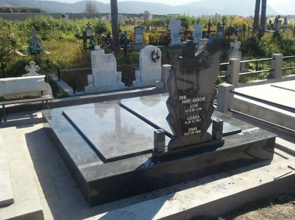 Morminte granit