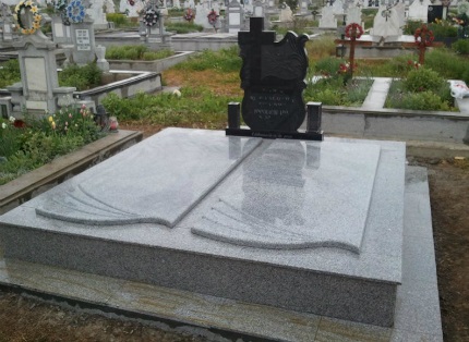 Morminte granit