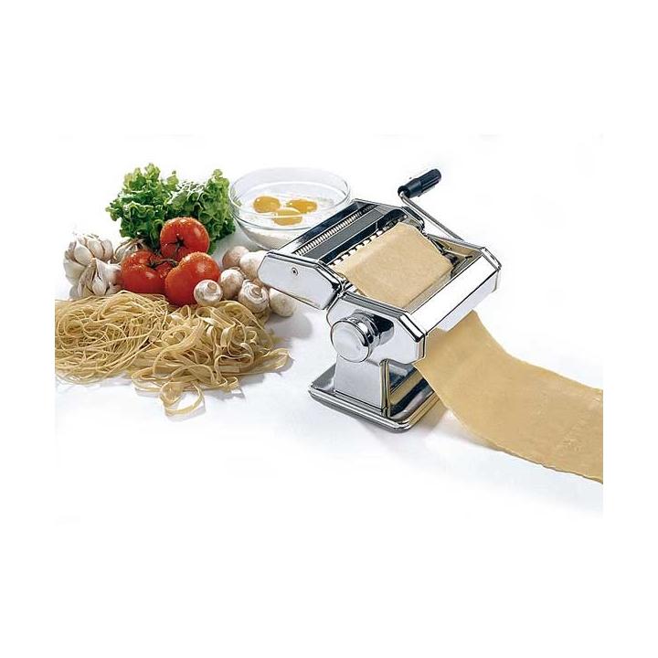 Masina pentru facut paste, din inox; dimensiuni 24x21xH15 cm