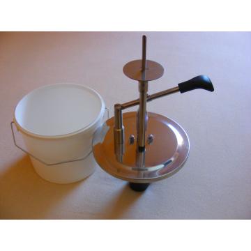 Dispozitiv pentru injectat cornuri si gogosi