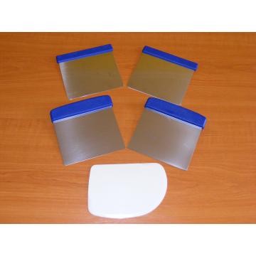 Gripca metalica pentru aluat